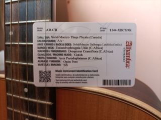 Guitarra Alhambra acústica de Luthier