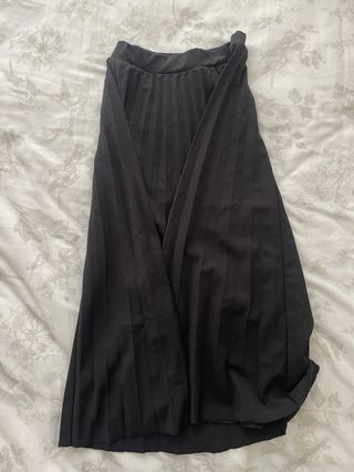 Falda Midi plisada negra