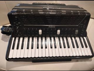 Acordeón Roland