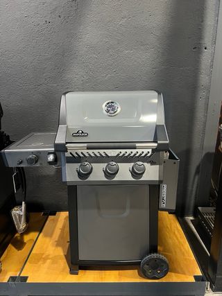 BARBACOA DE GAS NAPOLEON FREESTYLE 365 SIB