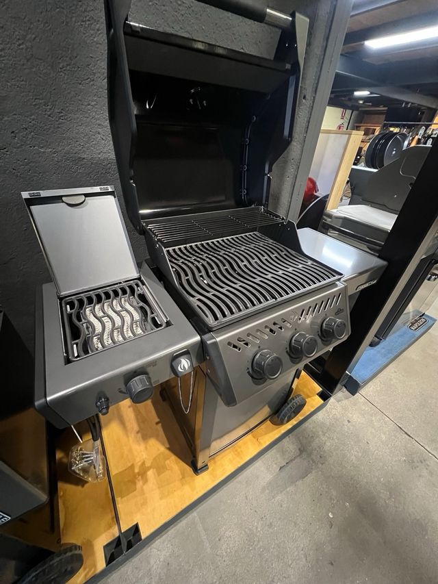 GRIGLIA A GAS NAPOLEON FREESTYLE 365 SIB