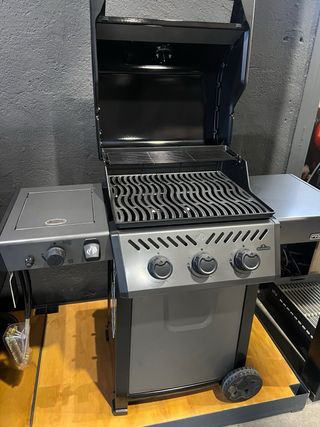 BARBACOA DE GAS NAPOLEON FREESTYLE 365 SIB