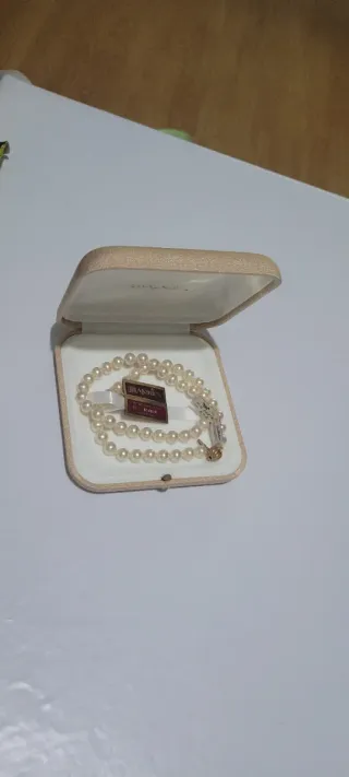 Collar perlas majorica con cierre de oro.