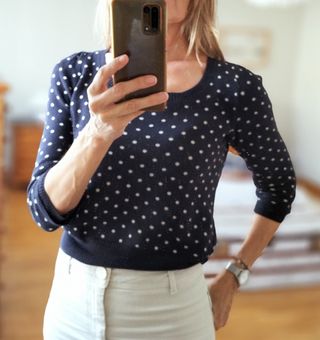 Jersey de lunares azul marino 