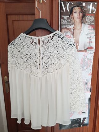 Blusa blanca con encajes Zara