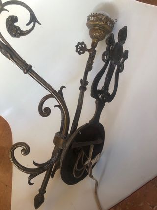 Aplique de laton antiguo