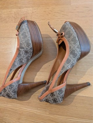 Zapatos GUESS