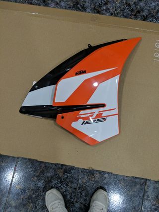 Carenado tapa lateral KTM RC 125