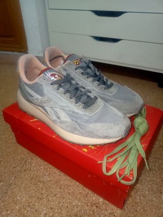 Zapatillas Reebok Looney tunes.