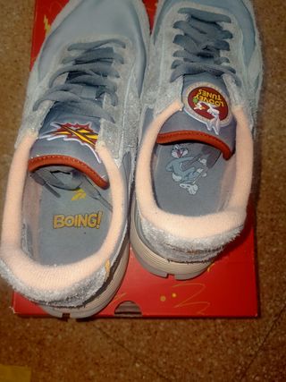 Zapatillas Reebok Looney tunes.