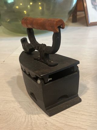 PLANCHA ANTIGUA DE CARBÓN