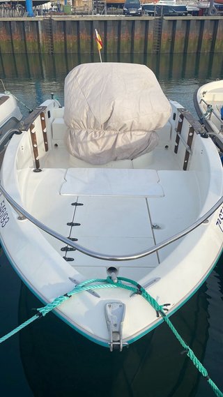 Barco de motor Beneteau