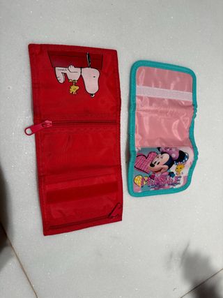 2 carteras monederos de Minnie Mouse y Snoopi