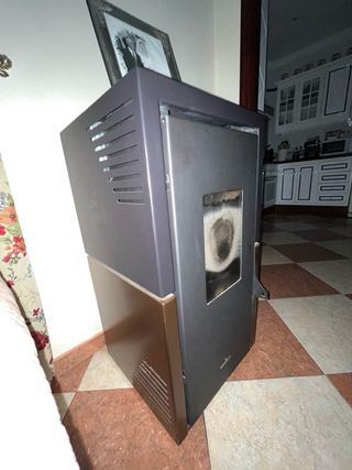 Stufa a pellet Bronpi. 