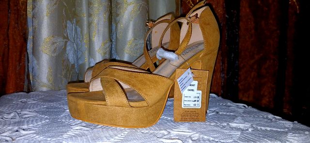 Zapatos tacón terciopelo plataformas nuevos