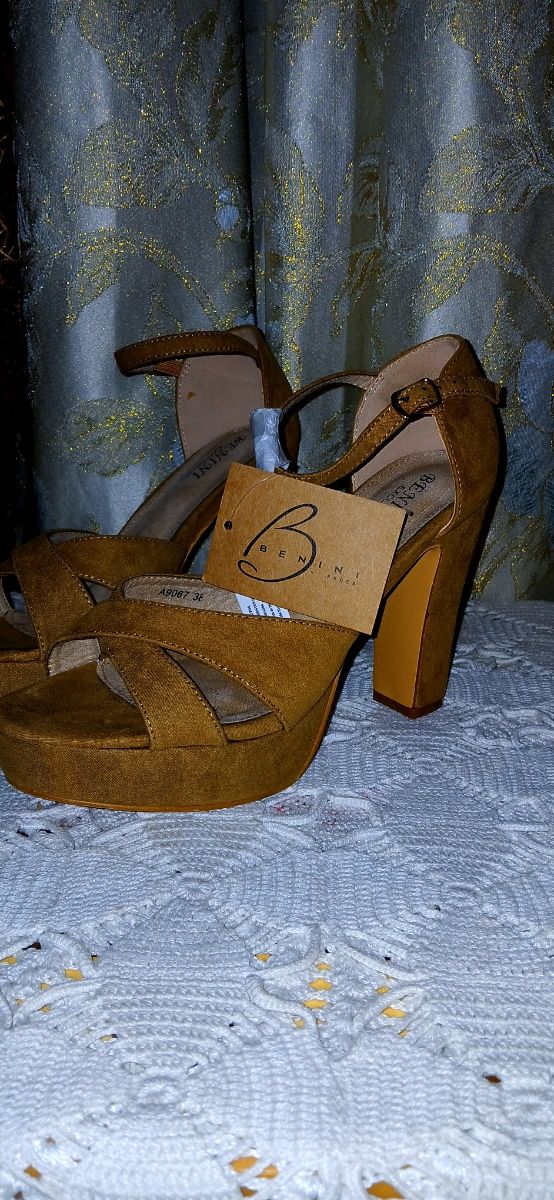 Zapatos tacón terciopelo plataformas nuevos