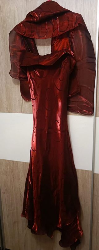 Vestido de fiesta de satén brillante