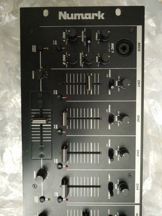 Numark CM100 Mixer DJ