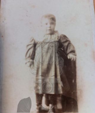 FOTOGRAFÍA NIÑO FINALES XIX. VESTIDO BATA ÉPOCA