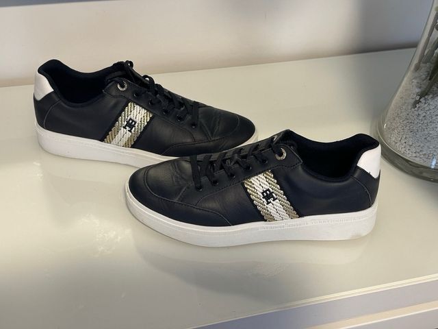 Tommy Hilfiger talla 40