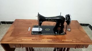 Máquina de coser y bordar