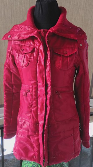 Stradivarius Chamarra roja