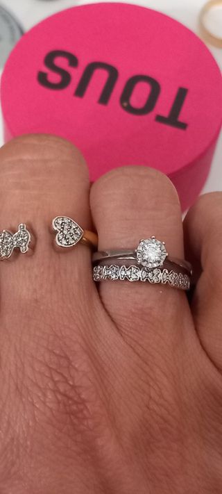 Anillo solitaro rosetón tous