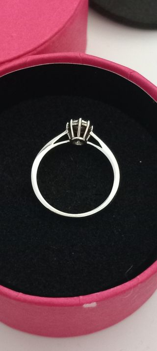 Anillo solitaro rosetón tous