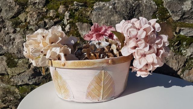 Preciosa Cestita de madera