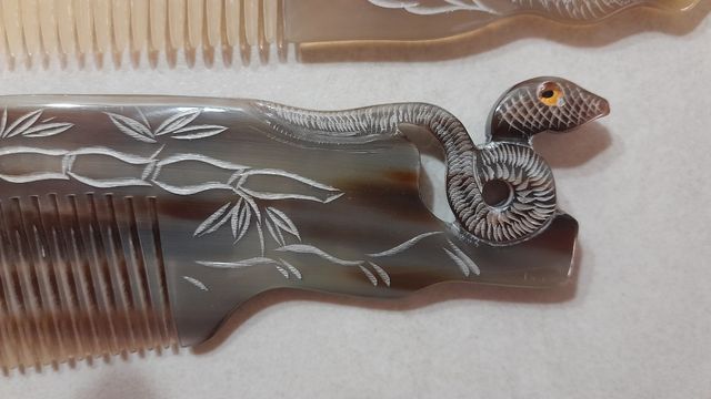 Pettine soggetto orientale drago serp