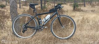 Bicicleta híbrida gravel 
