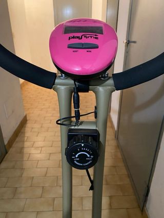 Cyclette da camera pieghevole.