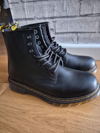 Botas negras tipo Martens talla 39 