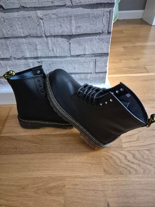 Botas negras tipo Martens talla 39 