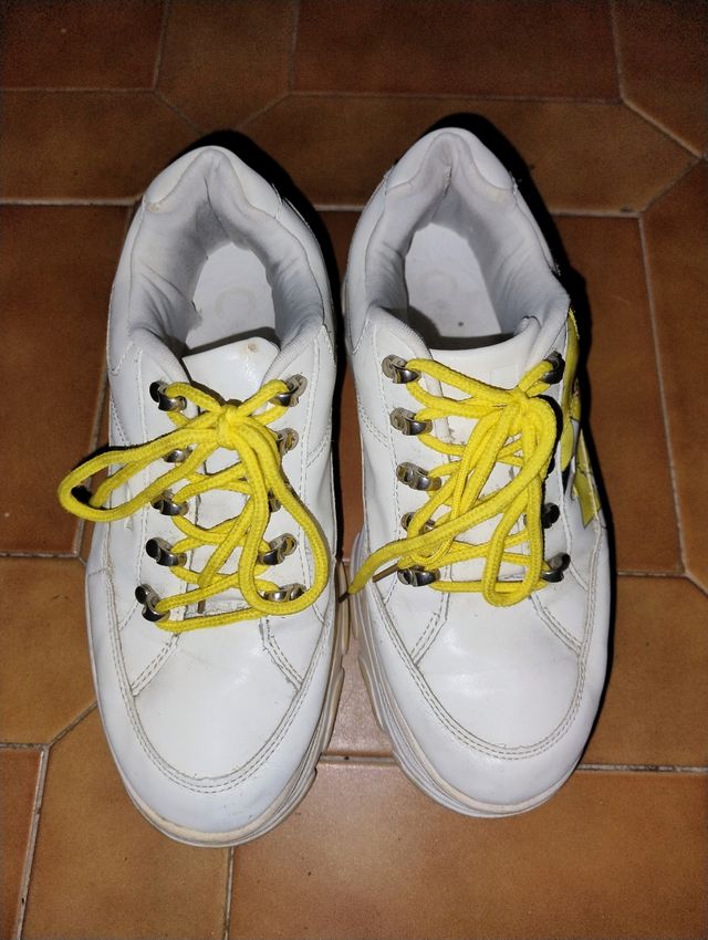Scarpe bianche ginnastica Pikachu