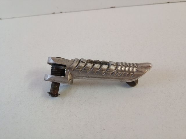 estribera derecha suzuki gsxr 1000 k5 k6 despiece