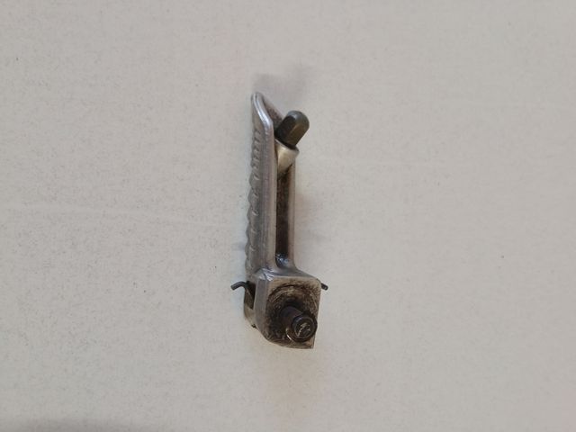 estribera derecha suzuki gsxr 1000 k5 k6 despiece