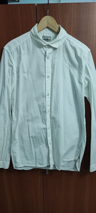 Camisa blanca Scalpers