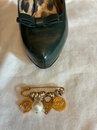 Zapatos verdes de tacón de Dolce & Gabbana.