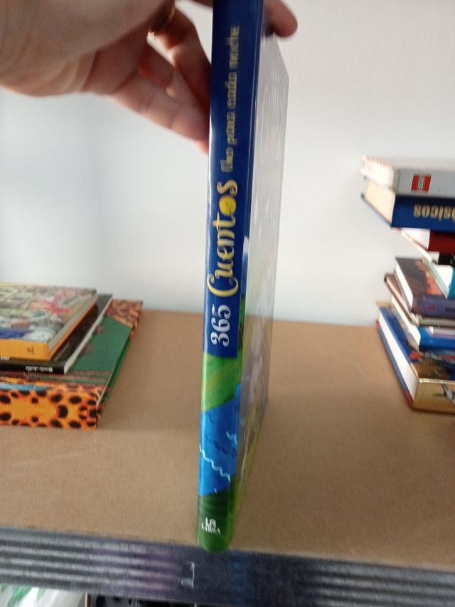 365 Cuentos Uno para Cada Noche (Spanish Edition)