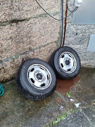 2 llantas R16 ideal para remolque