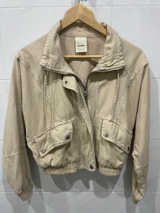 Chaqueta crop tipo bomber