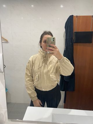 Chaqueta crop tipo bomber