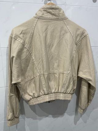Chaqueta crop tipo bomber