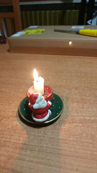 Portacandele natalizio a forma di tazzina di caffè