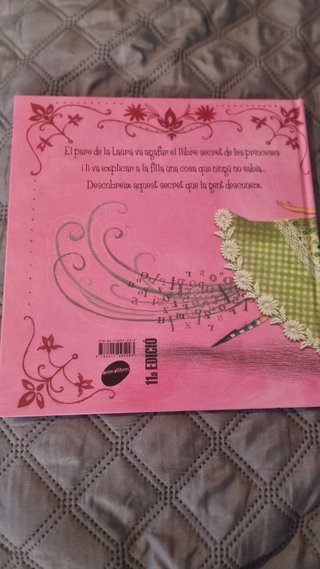 Libro Les princeses també es tiren pets