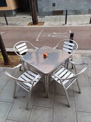 Conjunto de mesa y 4 sillas aluminio