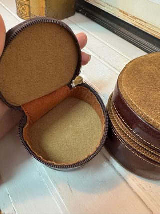 Pareja cajitas cuero vintage