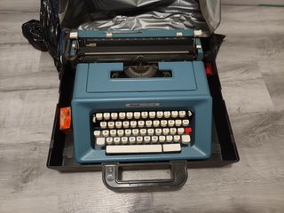 Máquina de escribir antigua manual
