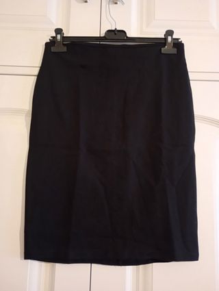 Falda negra talla L 